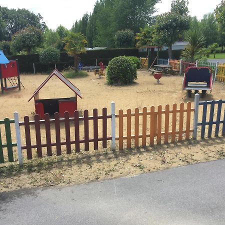 La Ferme Des 4 Chenes Hotell Urt Exteriör bild